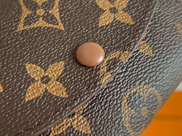 LVコピーウォレット全体デザイン